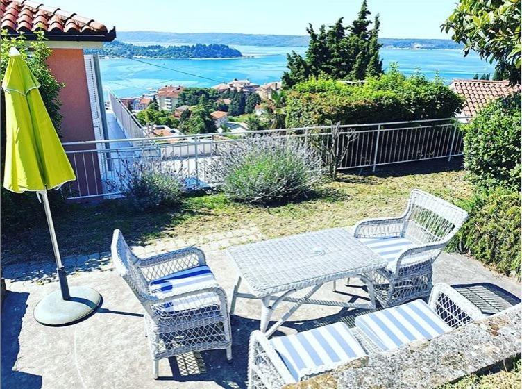 Tiny Shell House Lägenhet Portorož Exteriör bild