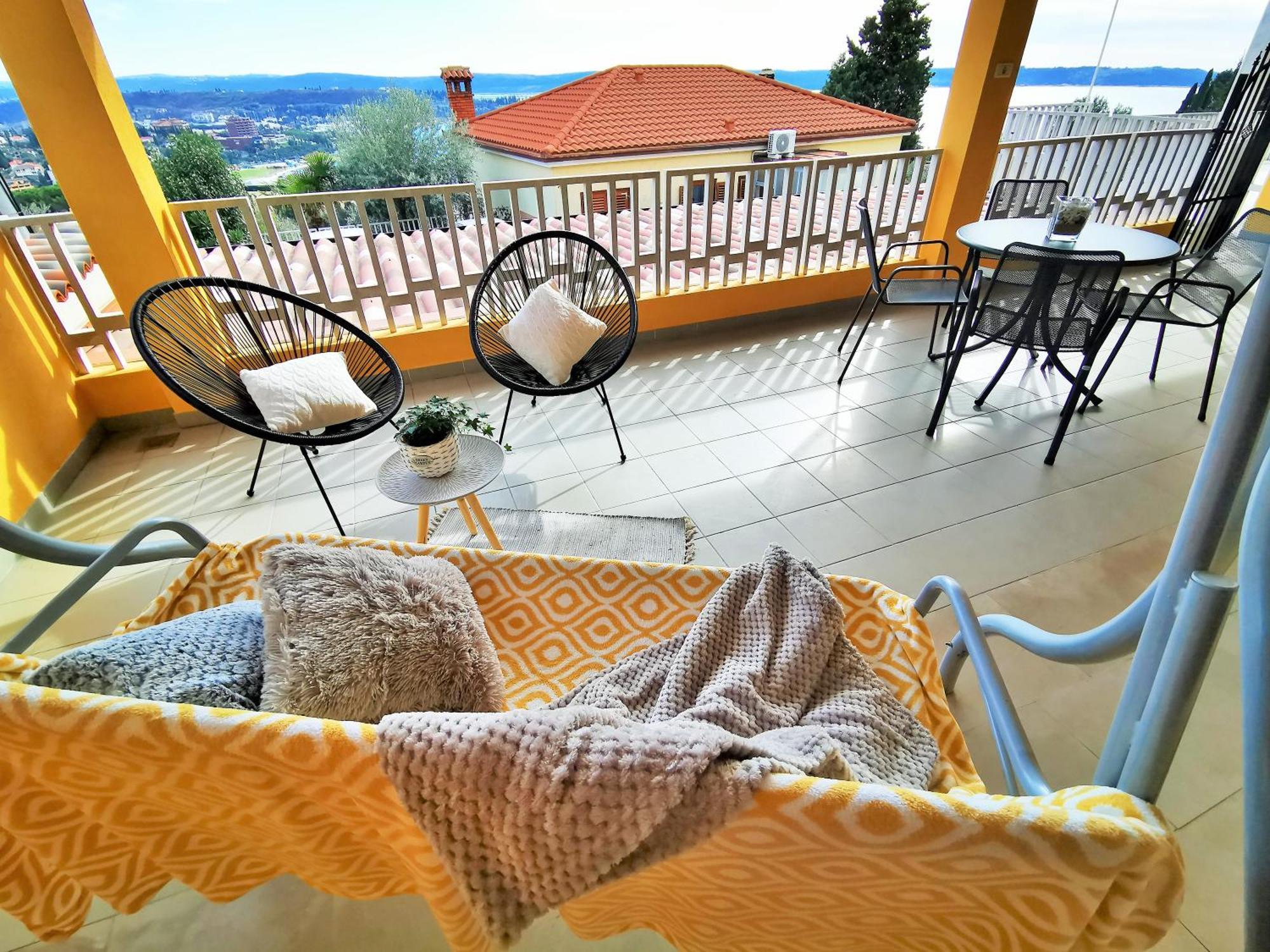 Tiny Shell House Lägenhet Portorož Exteriör bild